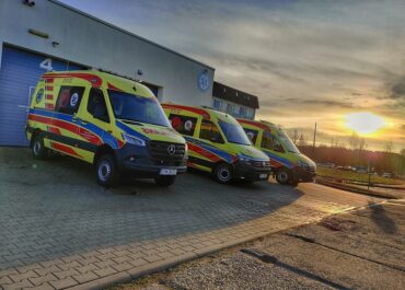 Zakup nowych ambulansów z dotacji Wojewody Dolnośląskiego, Starostwa Powiatowego w Świdnicy oraz Gminy Strzegom.